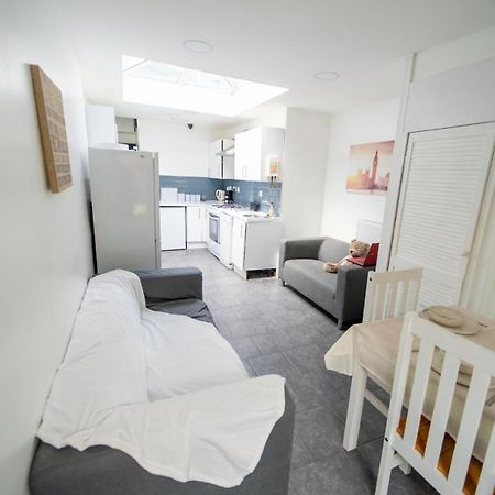 Stay Sa Cosy Equipped Studios Available 10 Mins From The City! Free Wifi &50" Smart Tv'S! Бирмингам Екстериор снимка