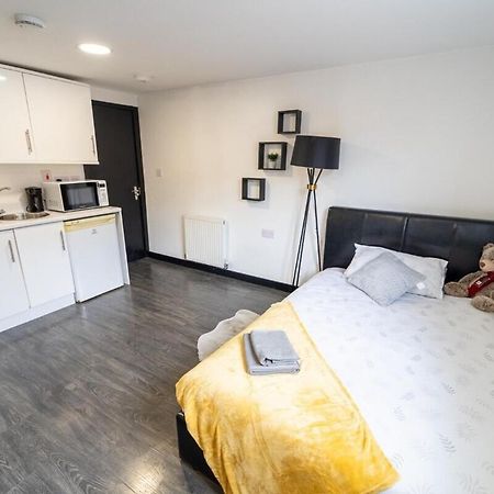 Stay Sa Cosy Equipped Studios Available 10 Mins From The City! Free Wifi &50" Smart Tv'S! Бирмингам Екстериор снимка