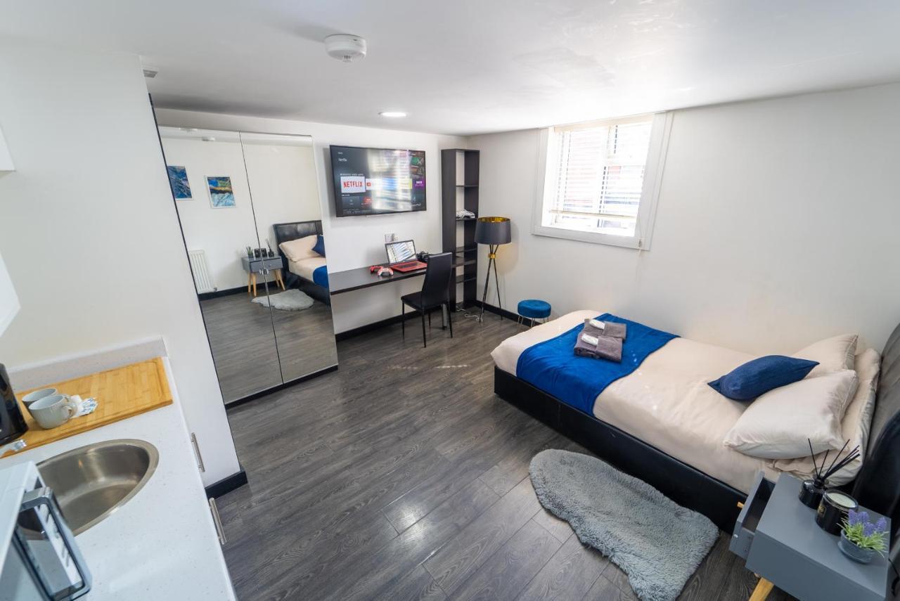 Stay Sa Cosy Equipped Studios Available 10 Mins From The City! Free Wifi &50" Smart Tv'S! Бирмингам Стая снимка