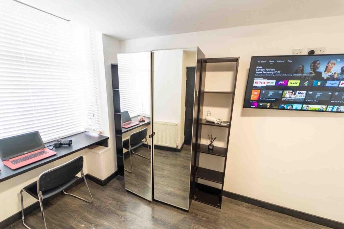 Stay Sa Cosy Equipped Studios Available 10 Mins From The City! Free Wifi &50" Smart Tv'S! Бирмингам Екстериор снимка
