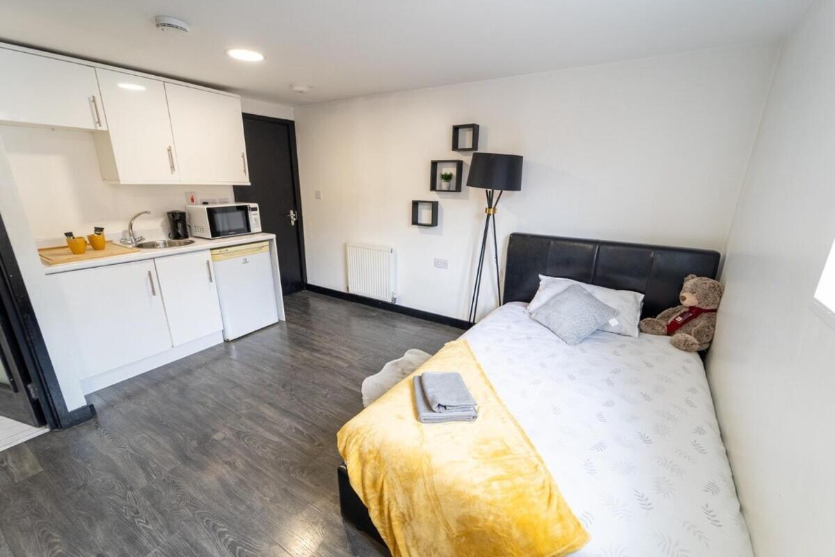Stay Sa Cosy Equipped Studios Available 10 Mins From The City! Free Wifi &50" Smart Tv'S! Бирмингам Екстериор снимка